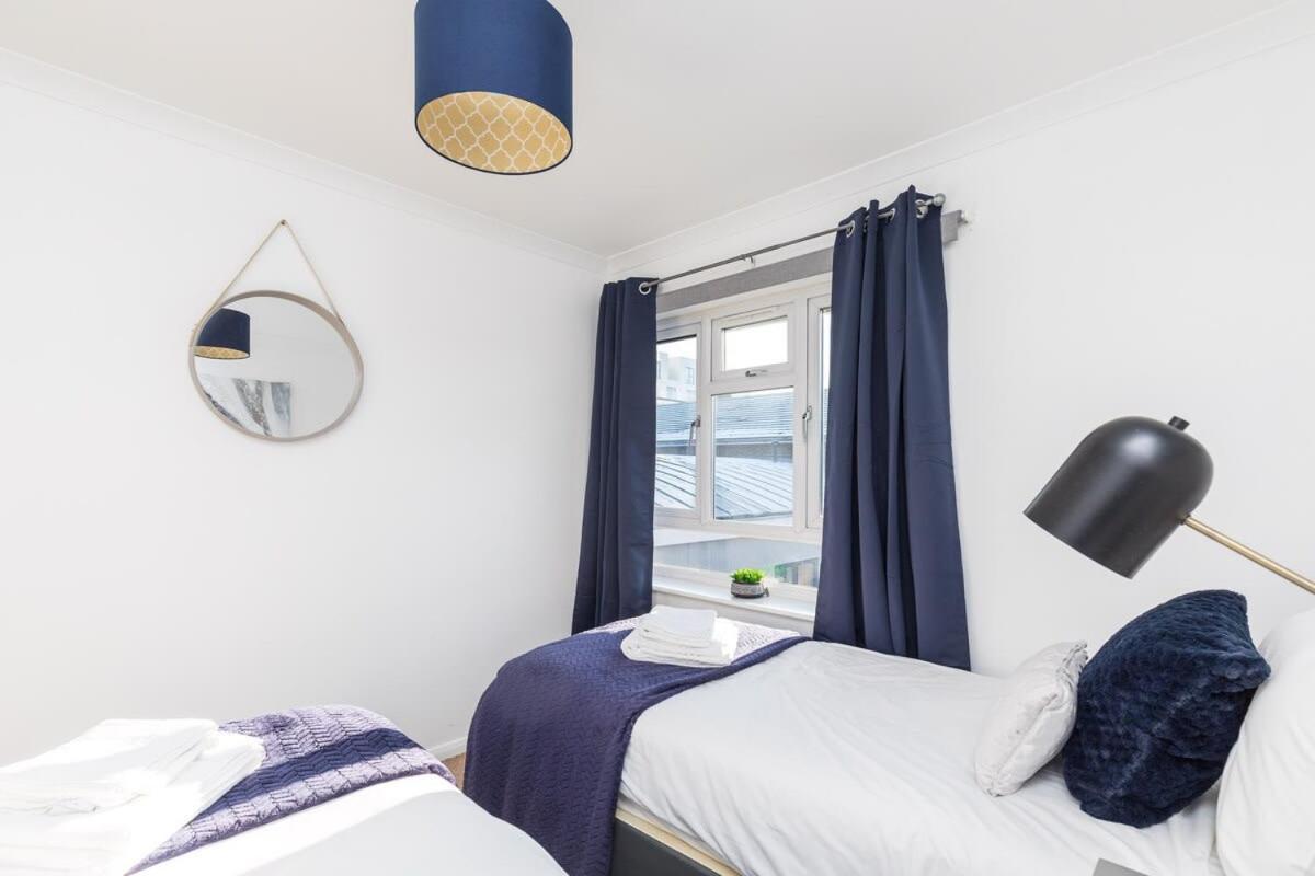 19A The Broadwalk - Cozy 1Br In The Heart Of Crawley Near Gatwick Airport Great For Contractors And Flight Crew Students Villa Exterior photo